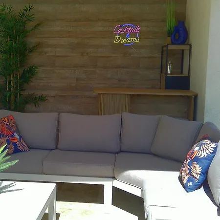 Monze Villa
