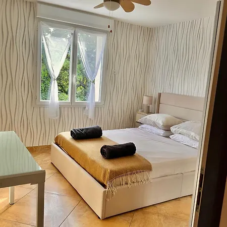 Monze Villa Carcassonne