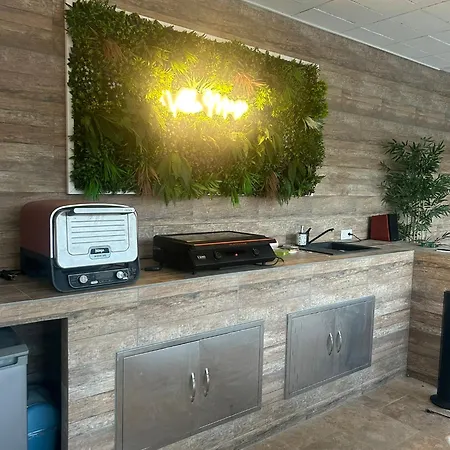 Monze וילה קרקסון