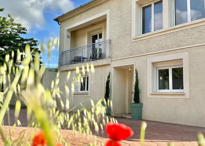 Monze Villa